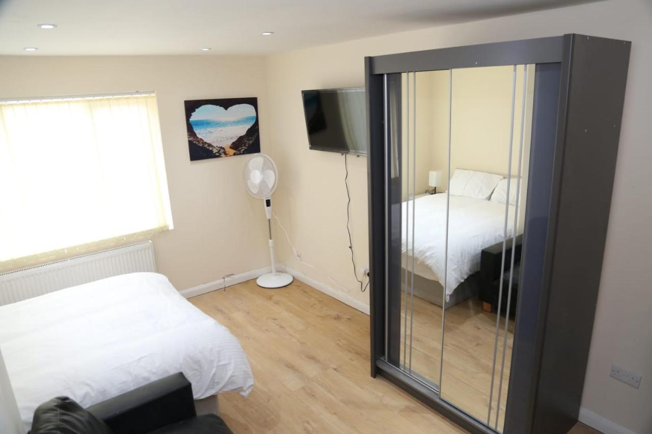 A A Guest Rooms Thamesmead Erith Buitenkant foto