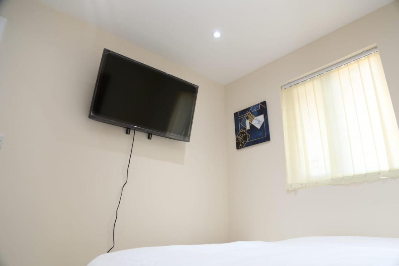 A A Guest Rooms Thamesmead Erith Buitenkant foto