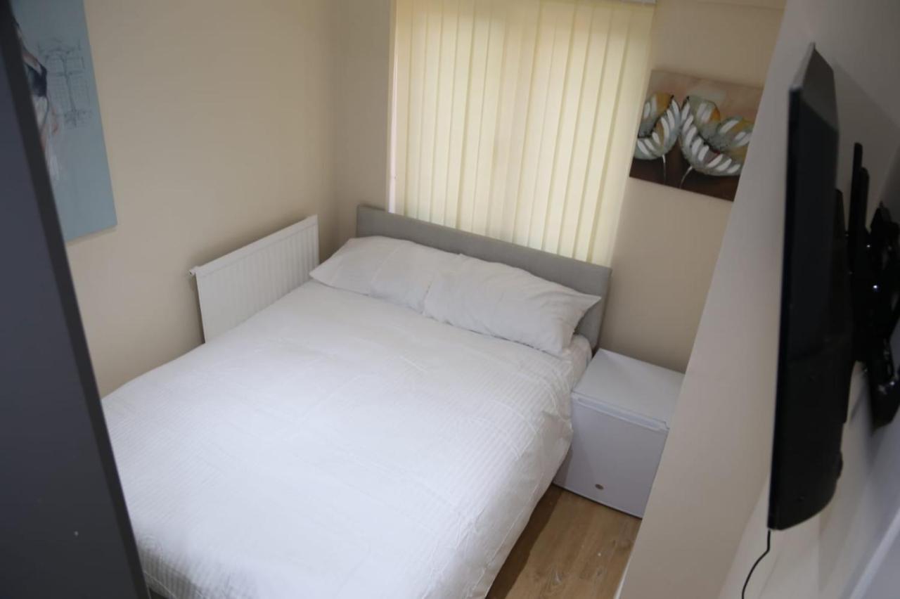 A A Guest Rooms Thamesmead Erith Buitenkant foto